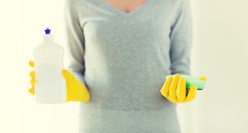 Kitchen and bathroom cleaning in a SW16 home